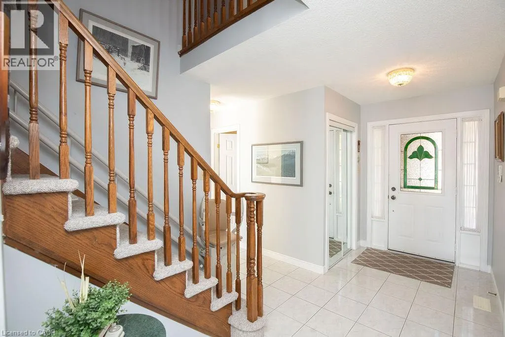 7 FALCONRIDGE Drive