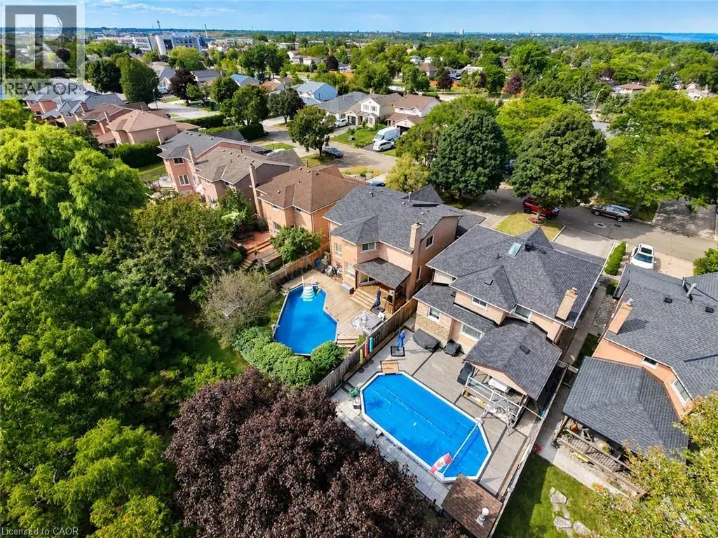 35 GERALD Crescent