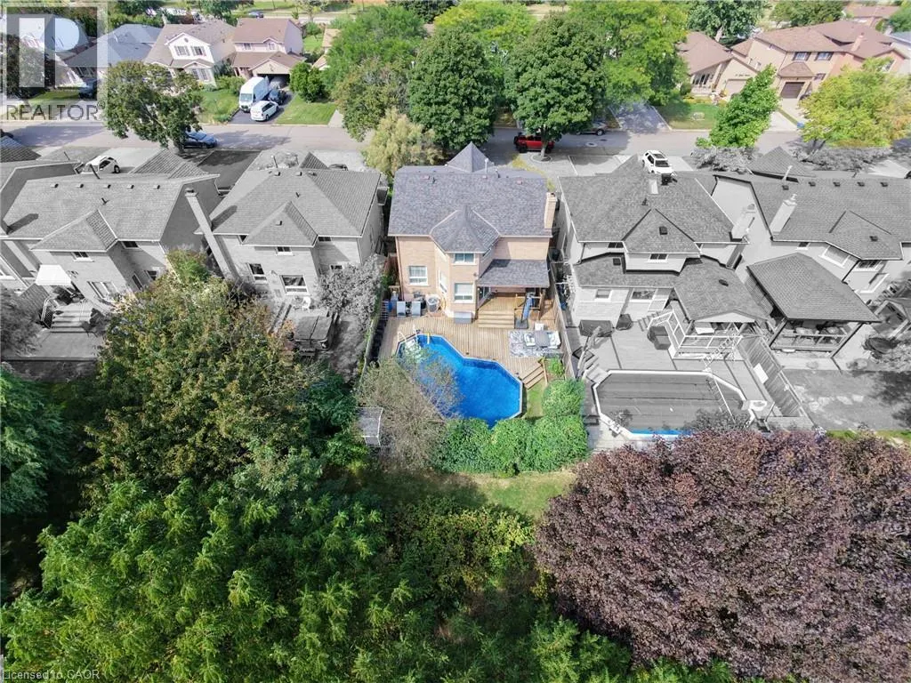 35 GERALD Crescent