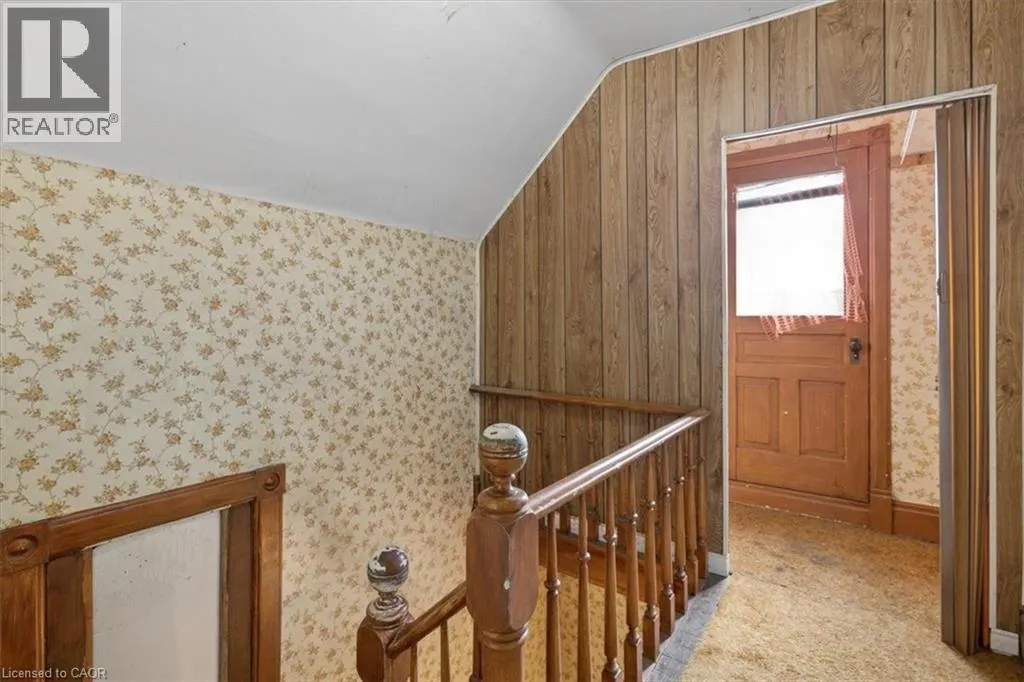 427 DUKE Street W