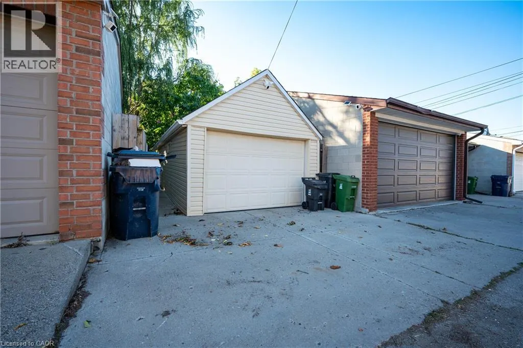 213 BOON Avenue