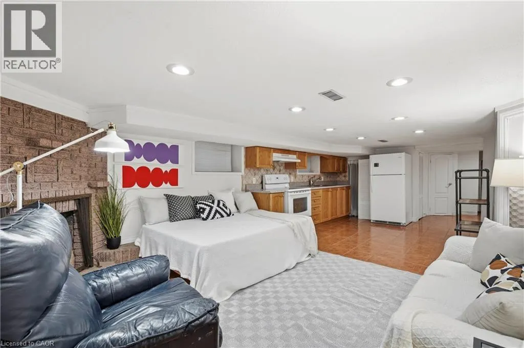 213 BOON Avenue