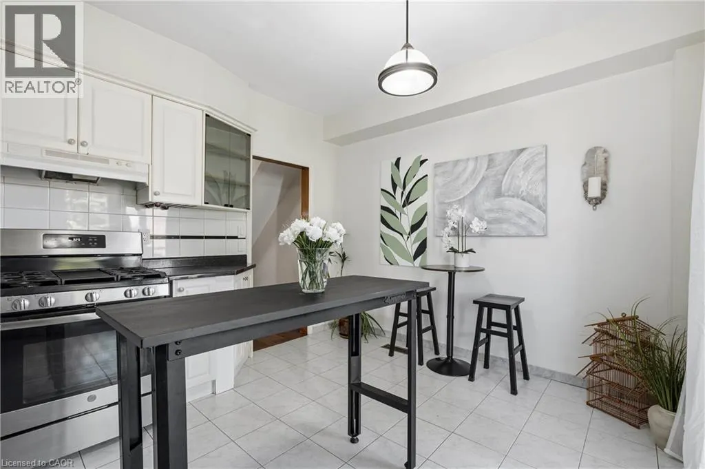 213 BOON Avenue