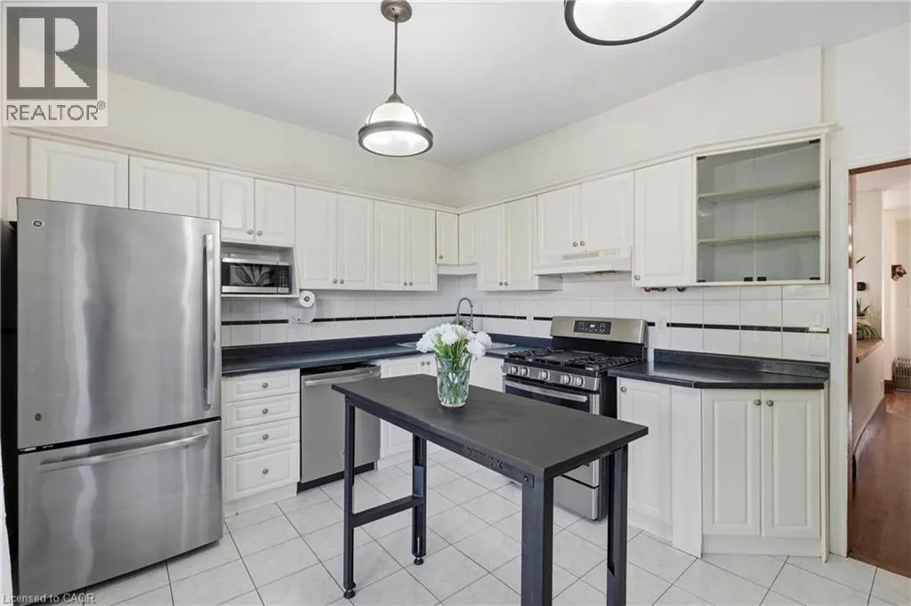 213 BOON Avenue
