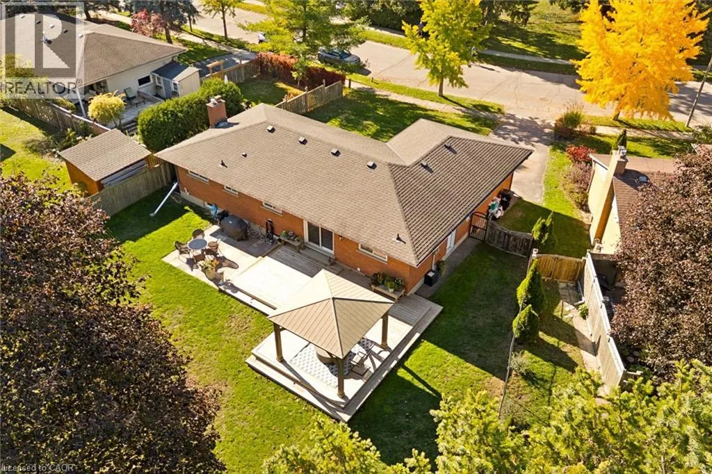 18 EVELYN Crescent