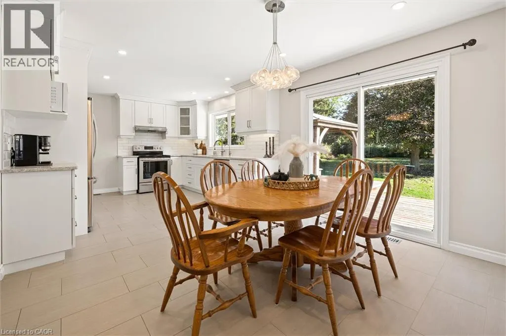 18 EVELYN Crescent