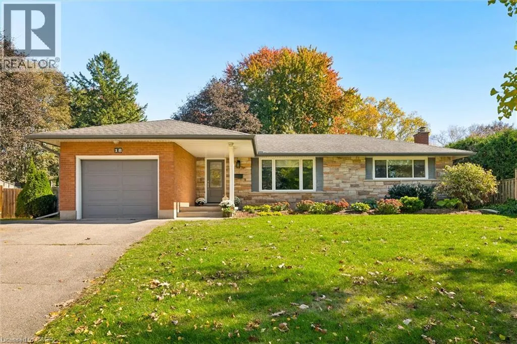 18 EVELYN Crescent
