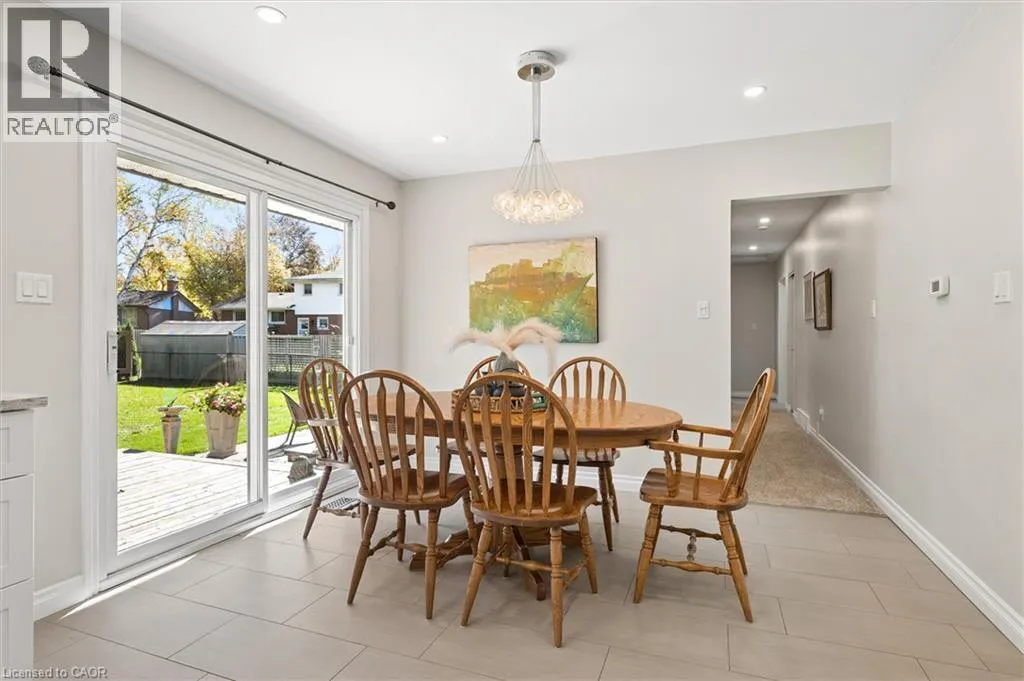 18 EVELYN Crescent
