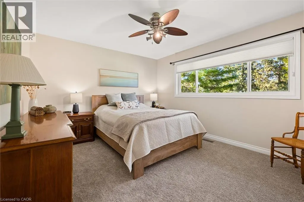 18 EVELYN Crescent