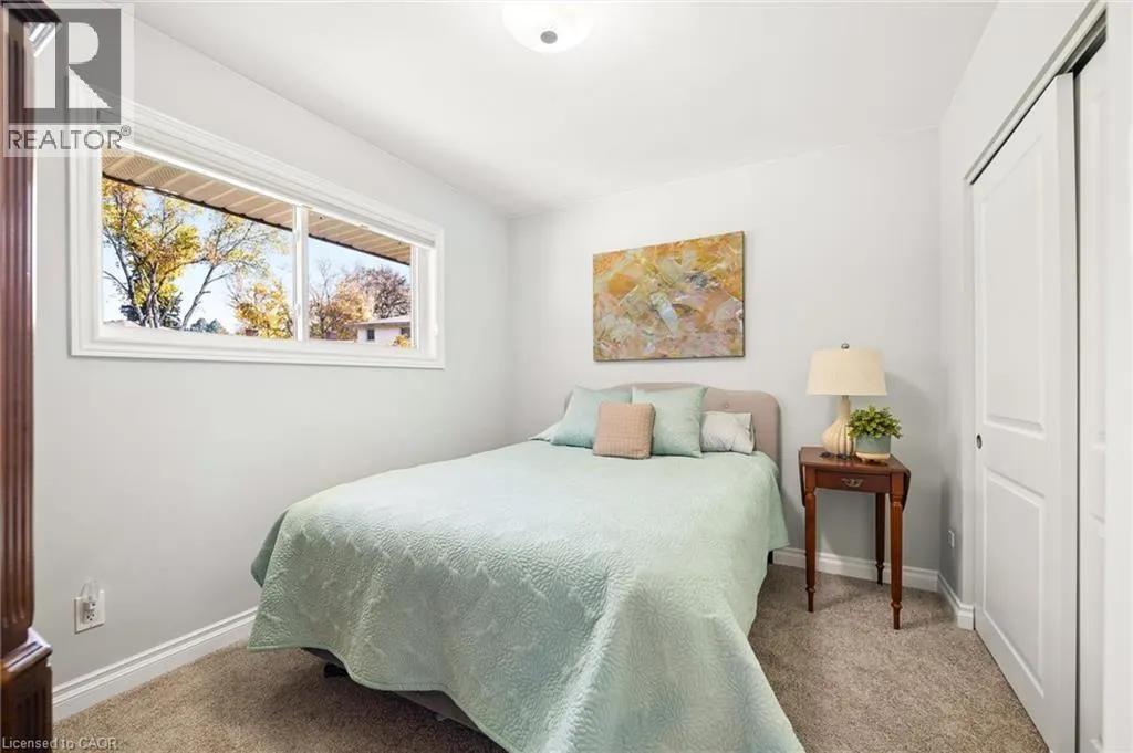 18 EVELYN Crescent