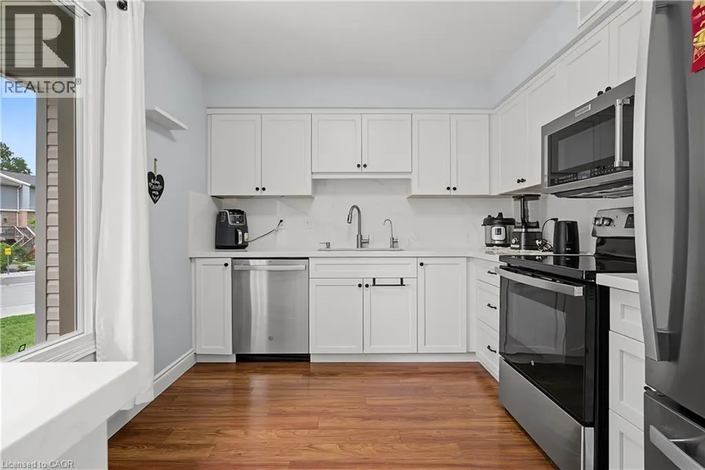 15 GREEN VALLEY Drive Unit# 1 #1