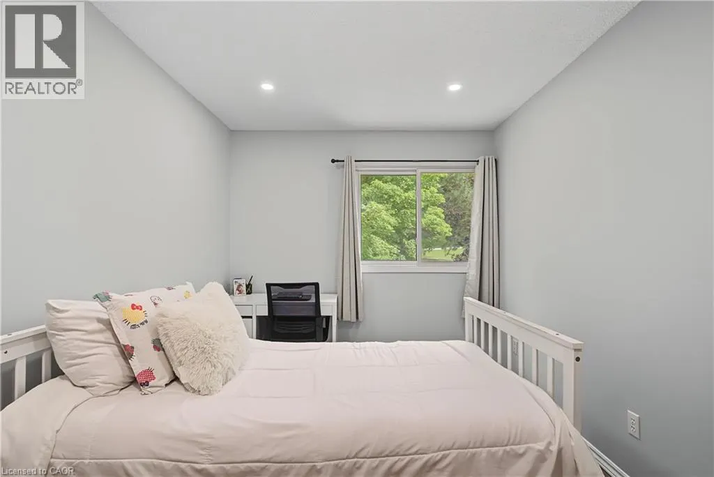 15 GREEN VALLEY Drive Unit# 1 #1