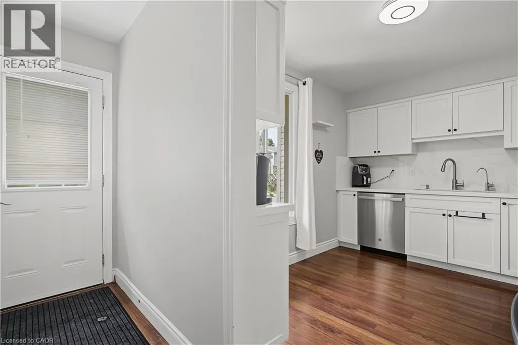 15 GREEN VALLEY Drive Unit# 1 #1
