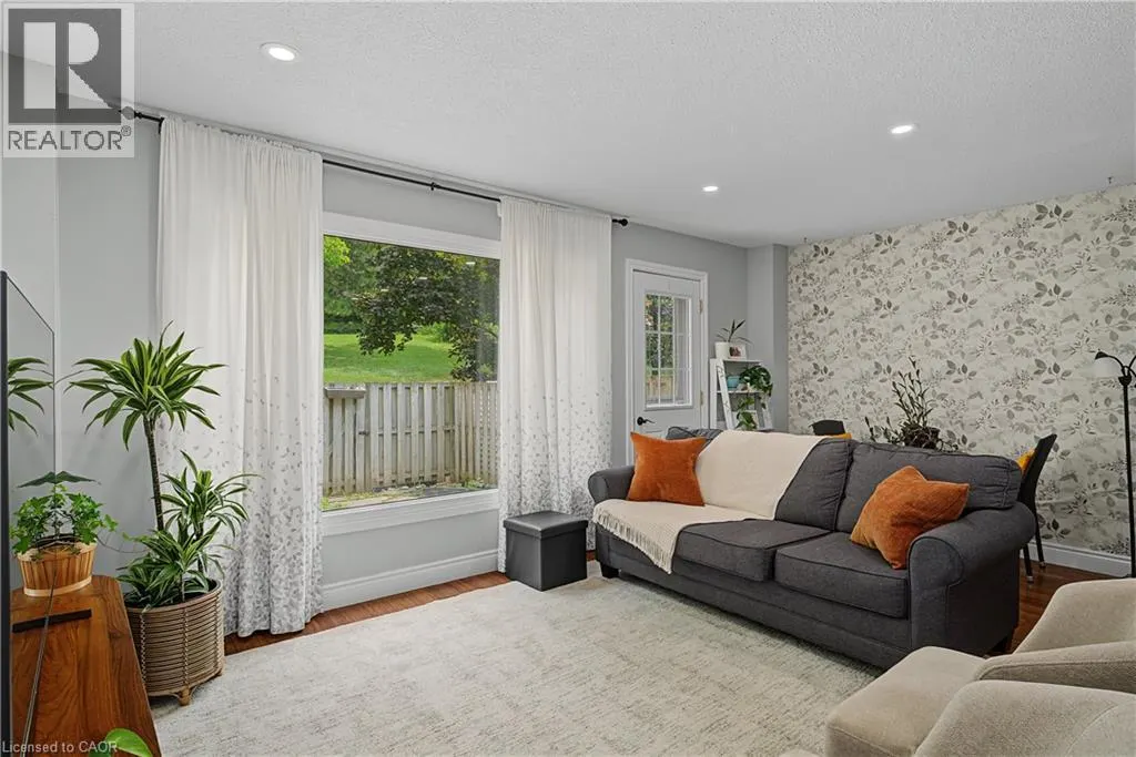 15 GREEN VALLEY Drive Unit# 1 #1