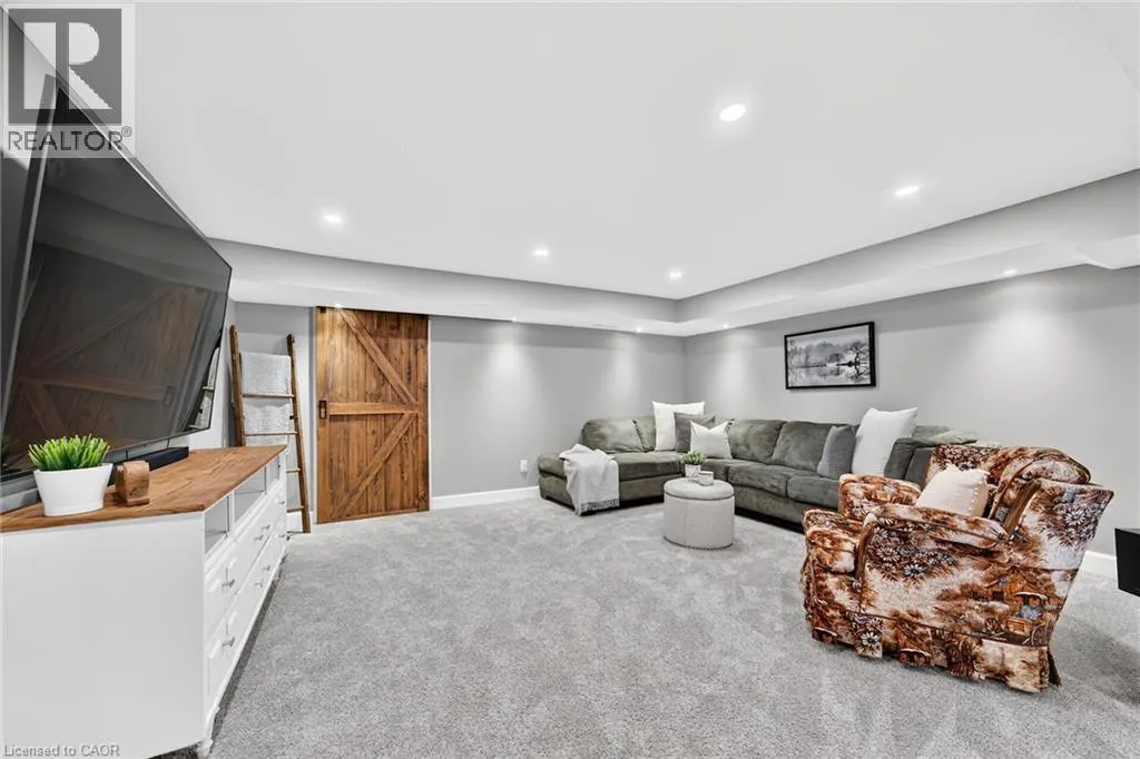 225 MACCRAE Drive
