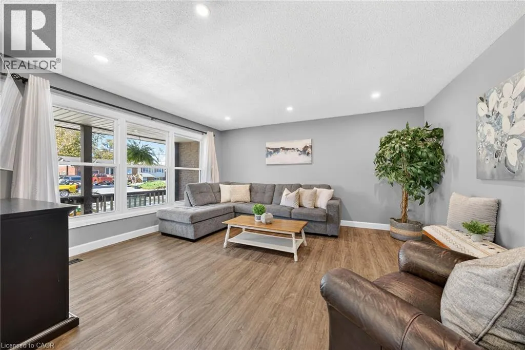 225 MACCRAE Drive
