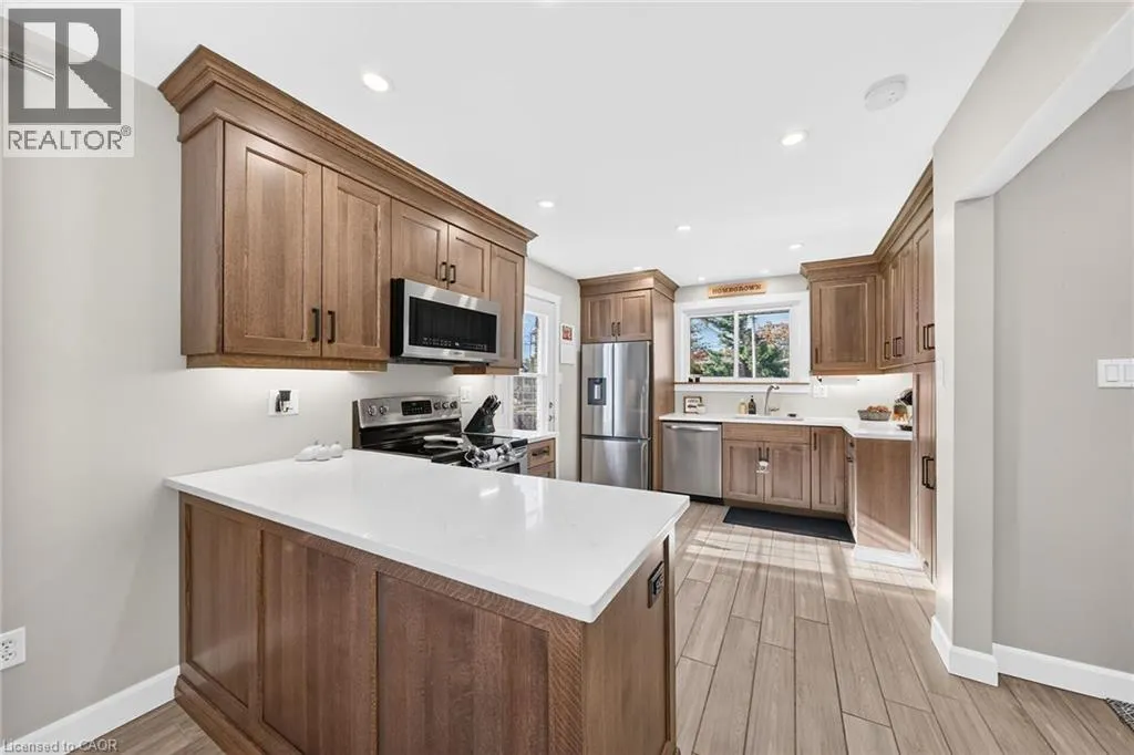 225 MACCRAE Drive