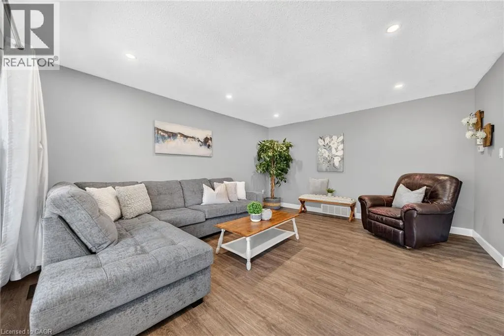 225 MACCRAE Drive