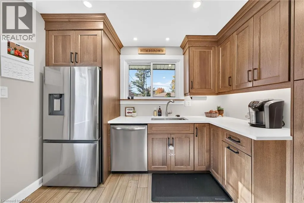 225 MACCRAE Drive