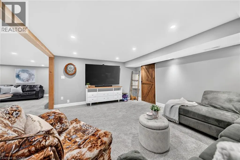 225 MACCRAE Drive