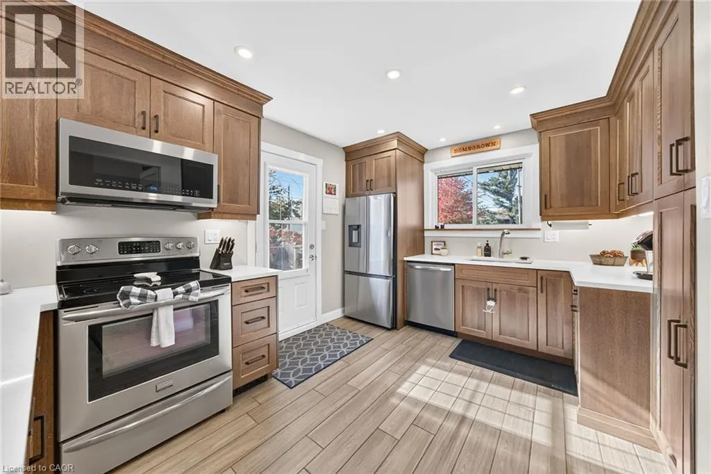 225 MACCRAE Drive