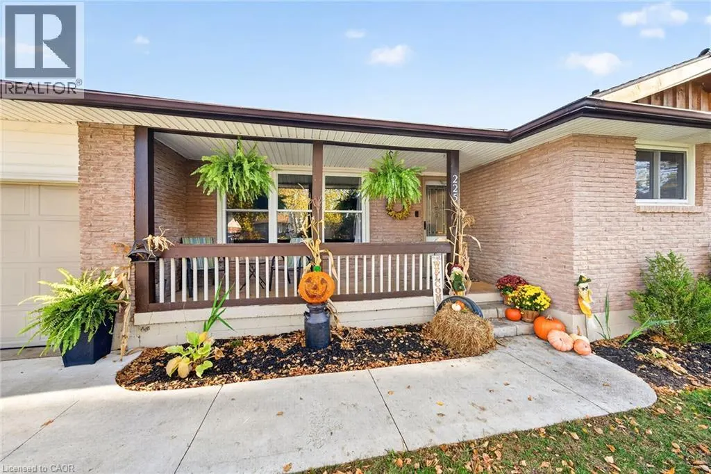 225 MACCRAE Drive