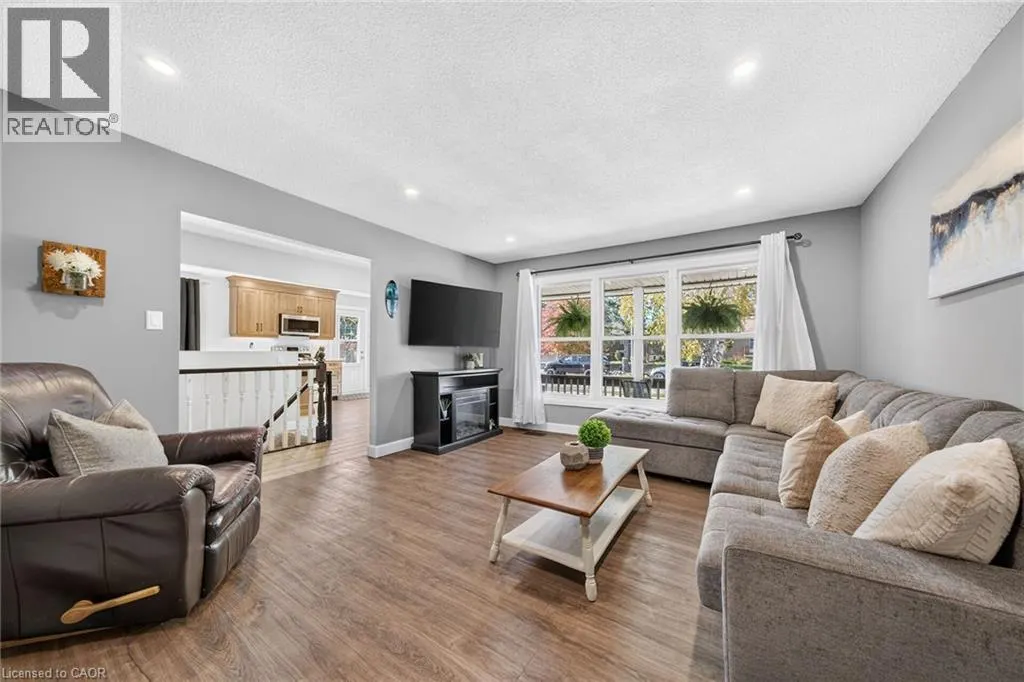 225 MACCRAE Drive