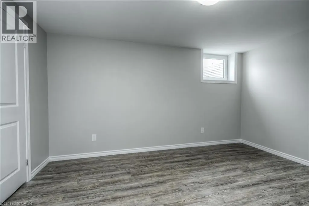 223 HIGHVIEW Drive Unit# Lower #Lower
