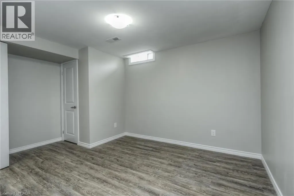 223 HIGHVIEW Drive Unit# Lower #Lower