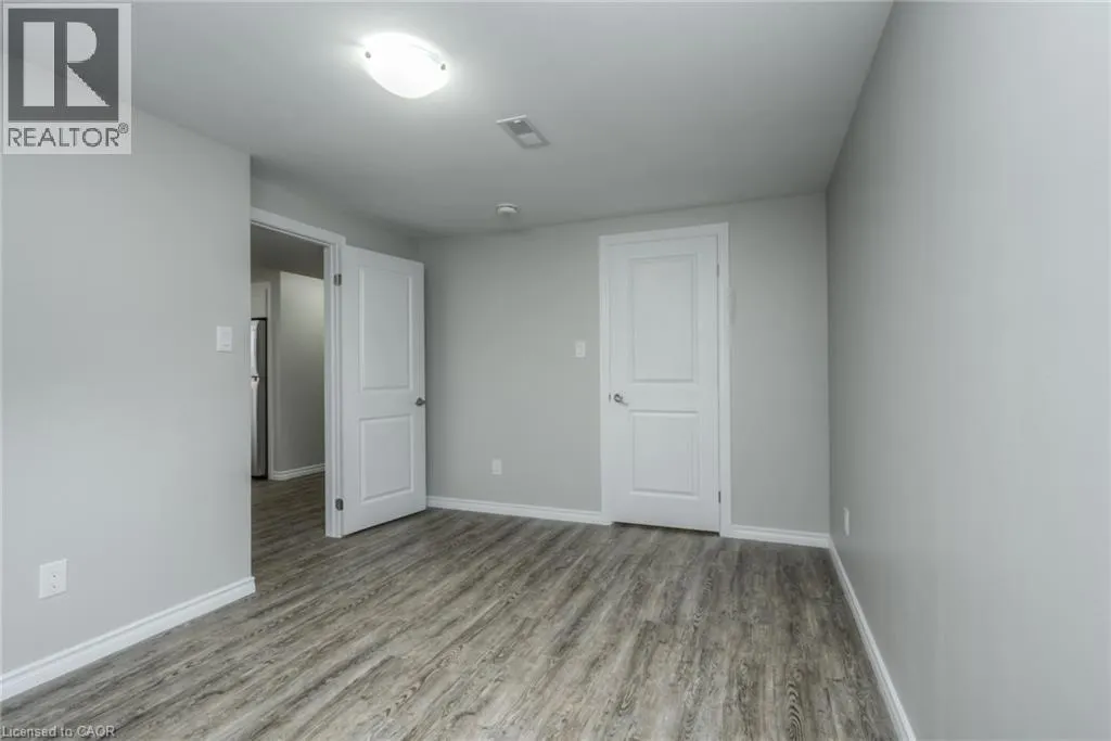 223 HIGHVIEW Drive Unit# Lower #Lower