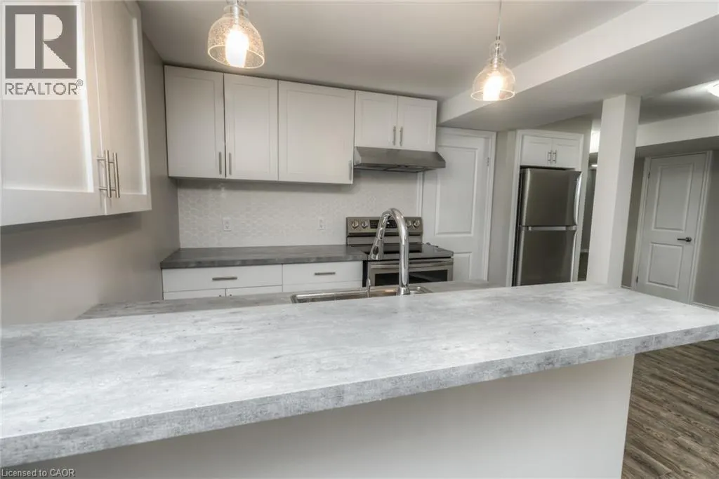 223 HIGHVIEW Drive Unit# Lower #Lower