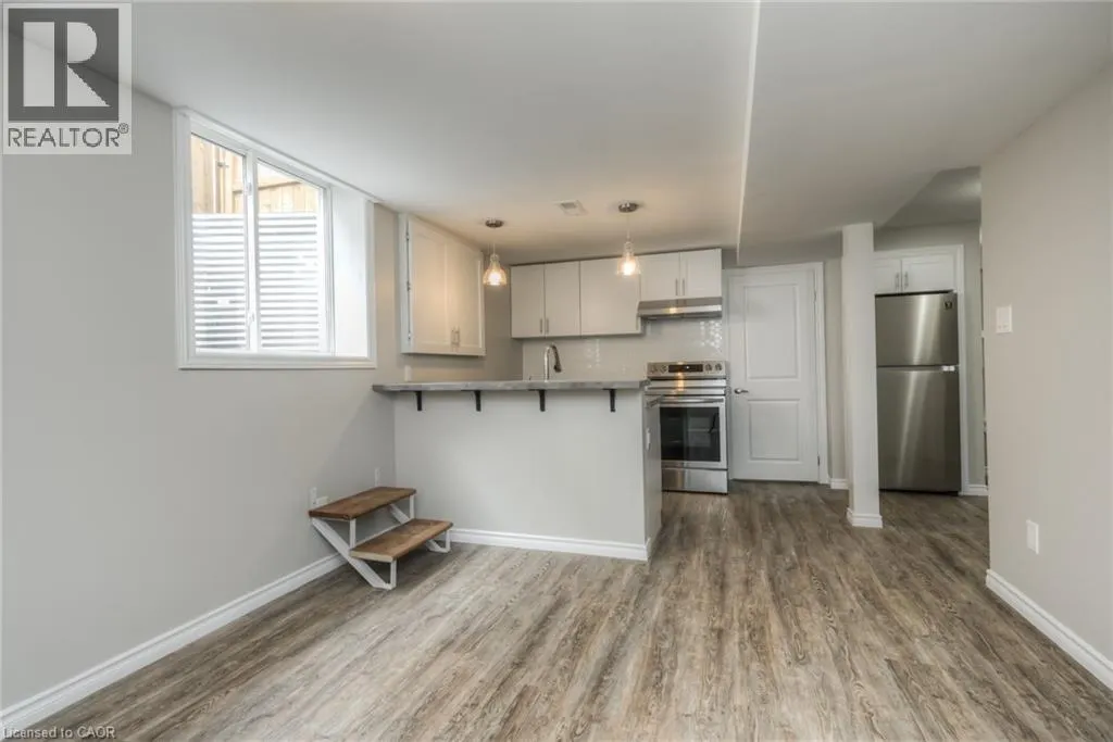 223 HIGHVIEW Drive Unit# Lower #Lower