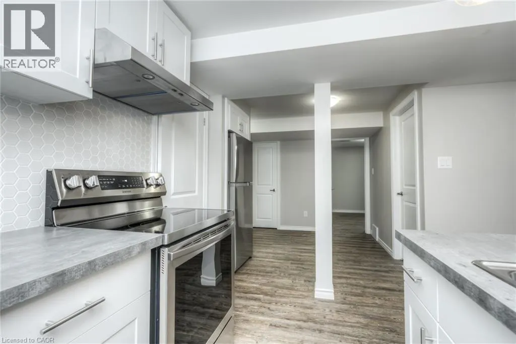 223 HIGHVIEW Drive Unit# Lower #Lower