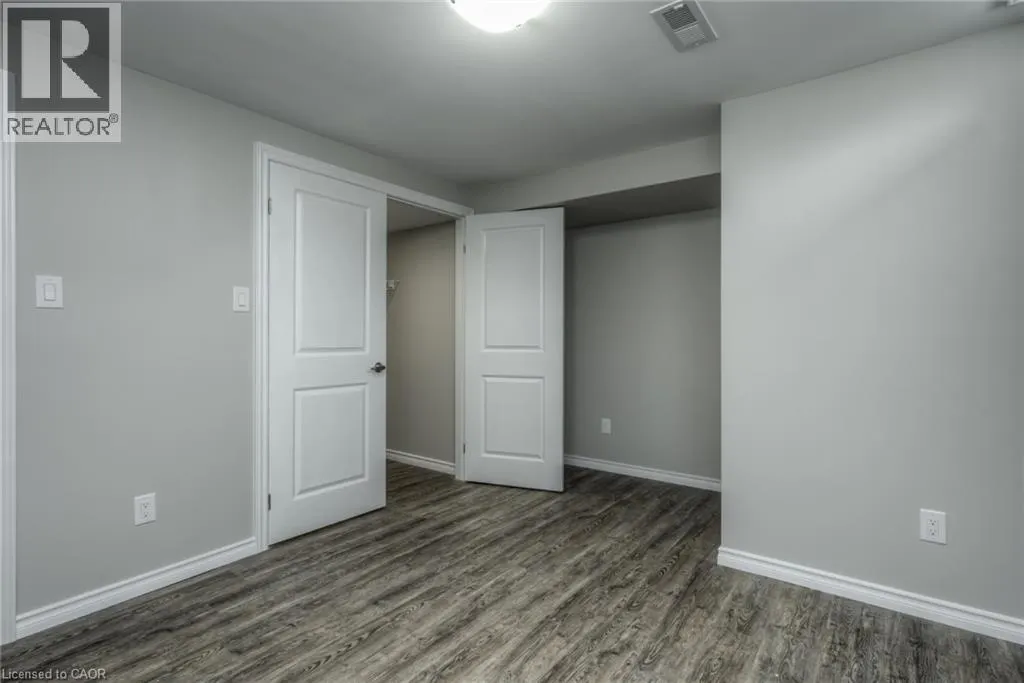 223 HIGHVIEW Drive Unit# Lower #Lower