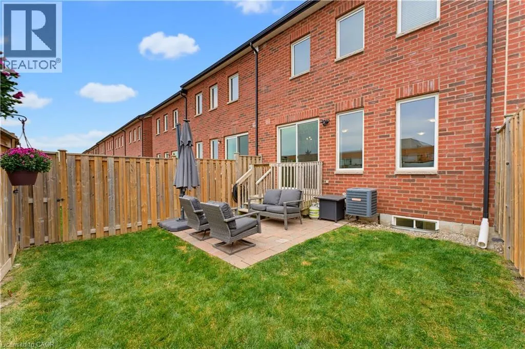 739 BANKS Crescent