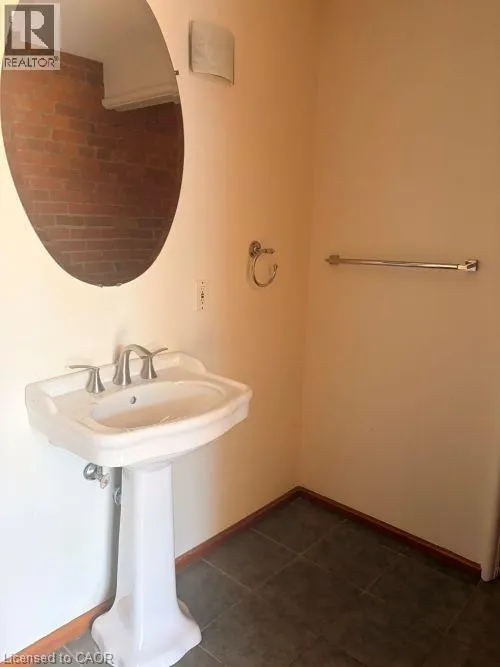 357 HUNTER Street W Unit# 22 #22
