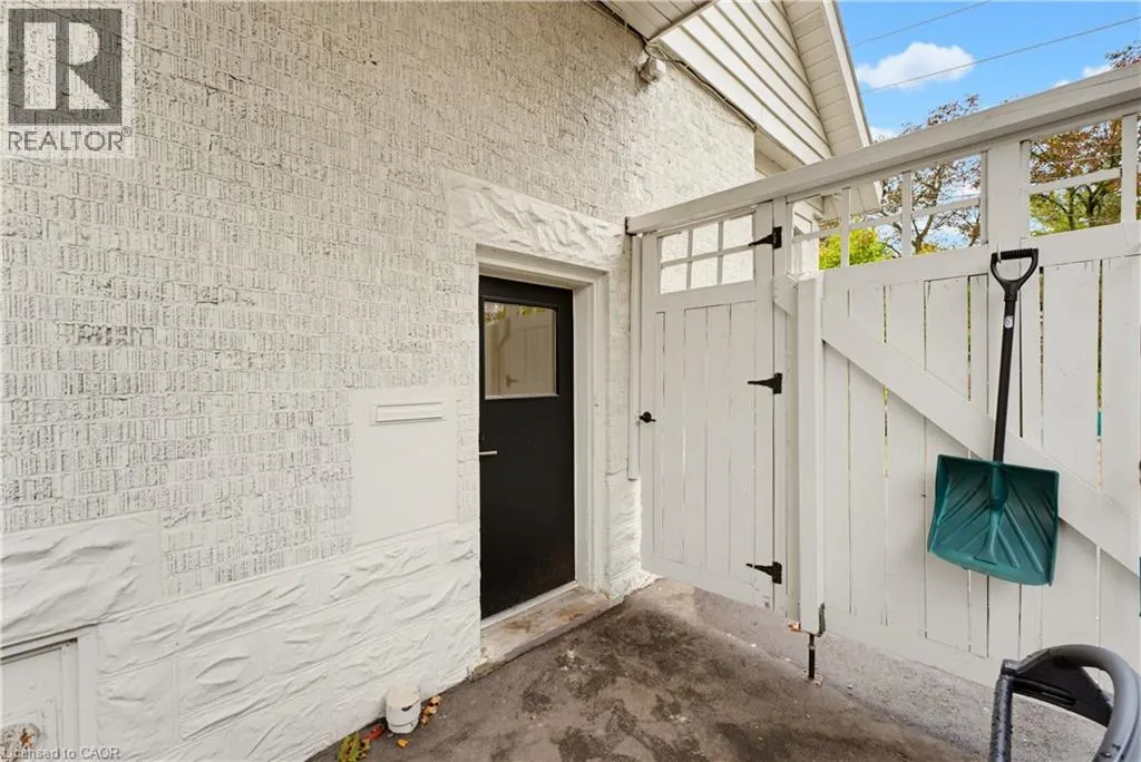89 ALLEN Street W