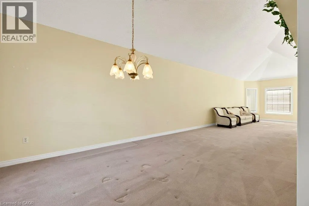 13 CHIANTI Crescent