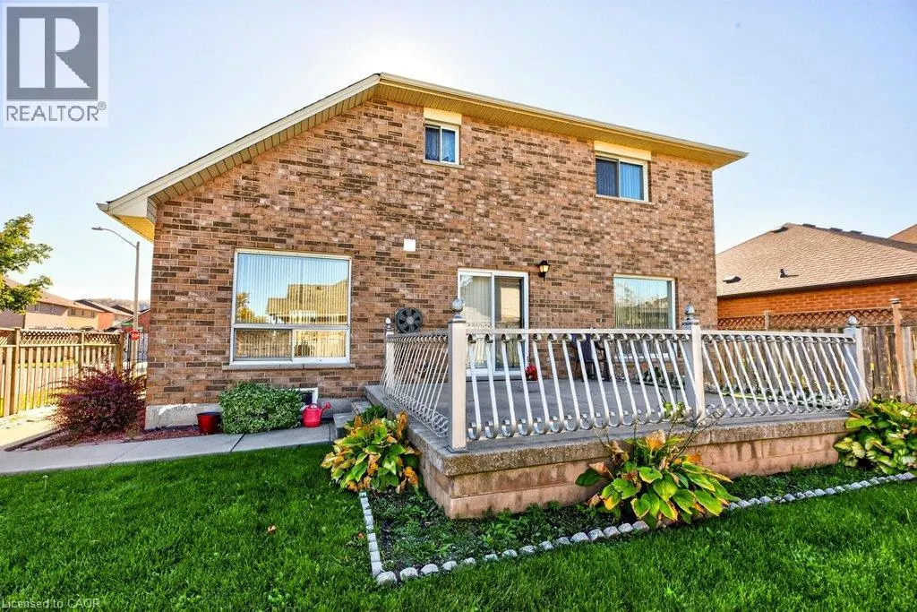 13 CHIANTI Crescent