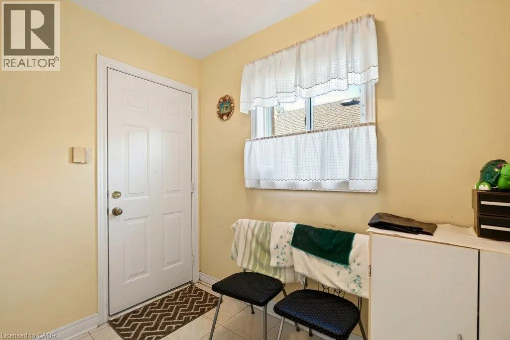 13 CHIANTI Crescent