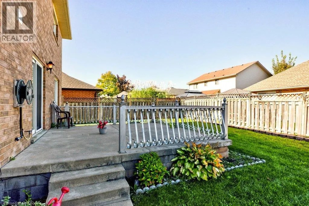 13 CHIANTI Crescent