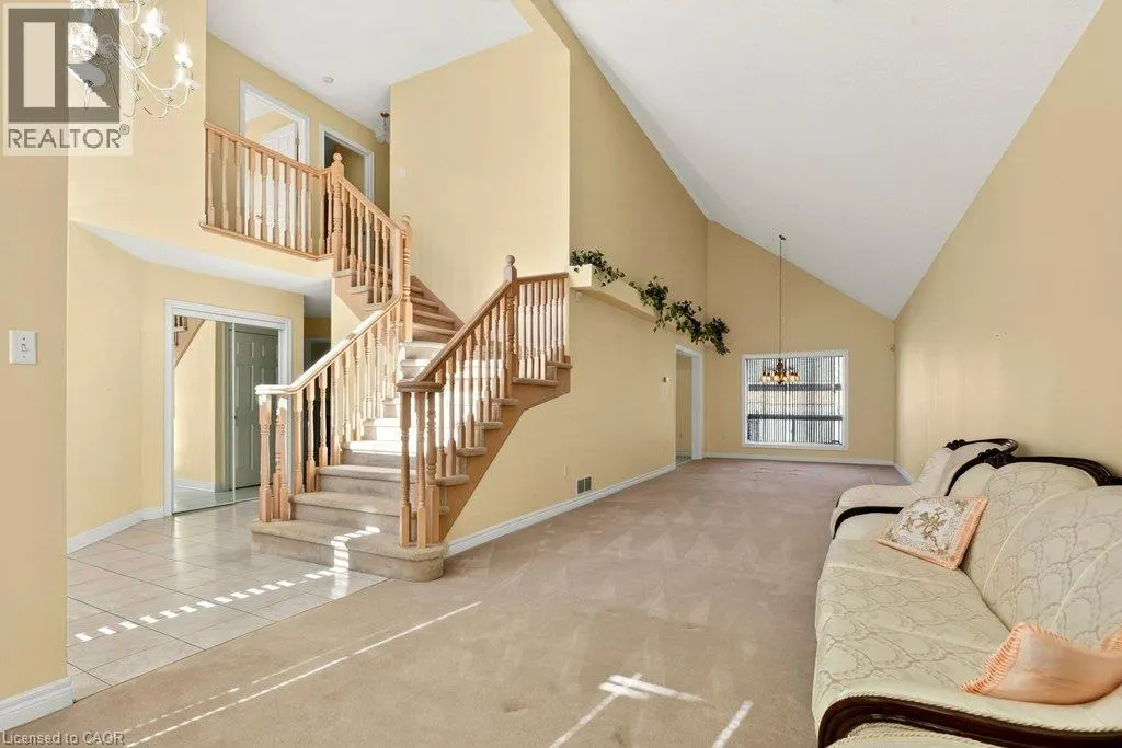 13 CHIANTI Crescent
