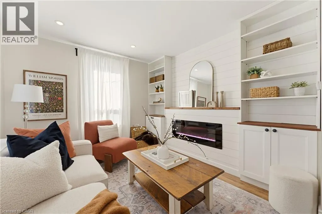 206 CRAIGROYSTON Road