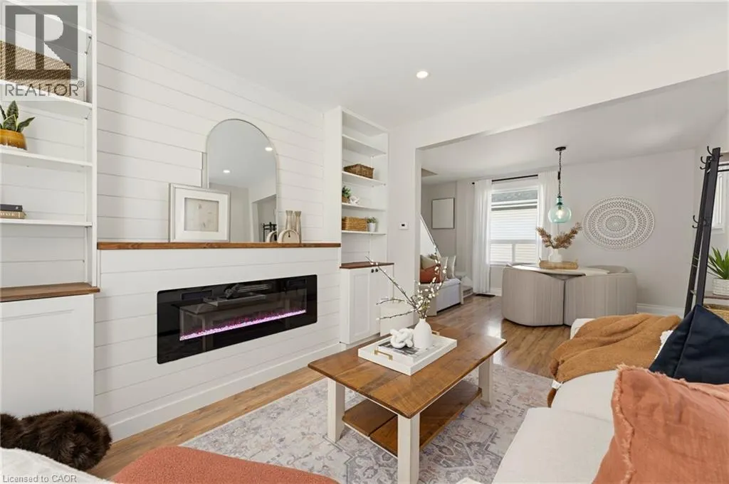 206 CRAIGROYSTON Road