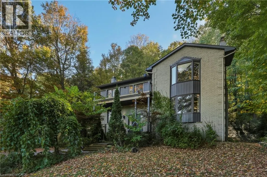 259 MAIN Street W