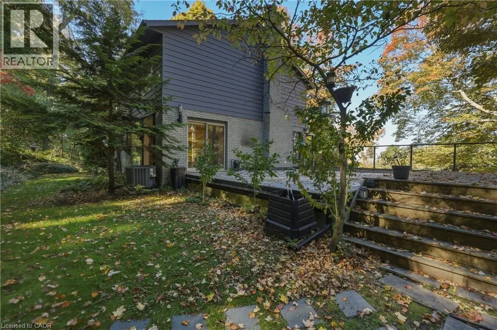 259 MAIN Street W