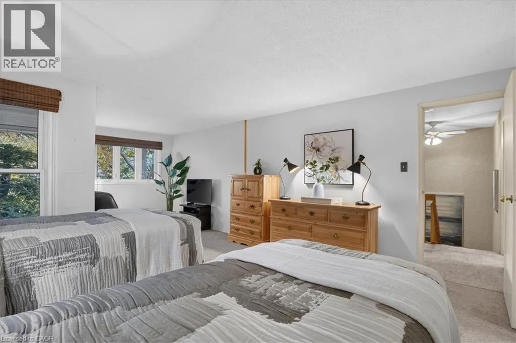 250 KINGSWOOD Drive Unit# 6 #6