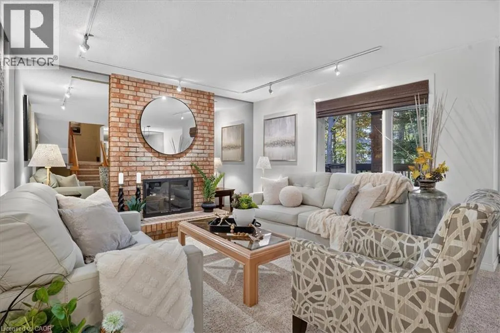 250 KINGSWOOD Drive Unit# 6 #6