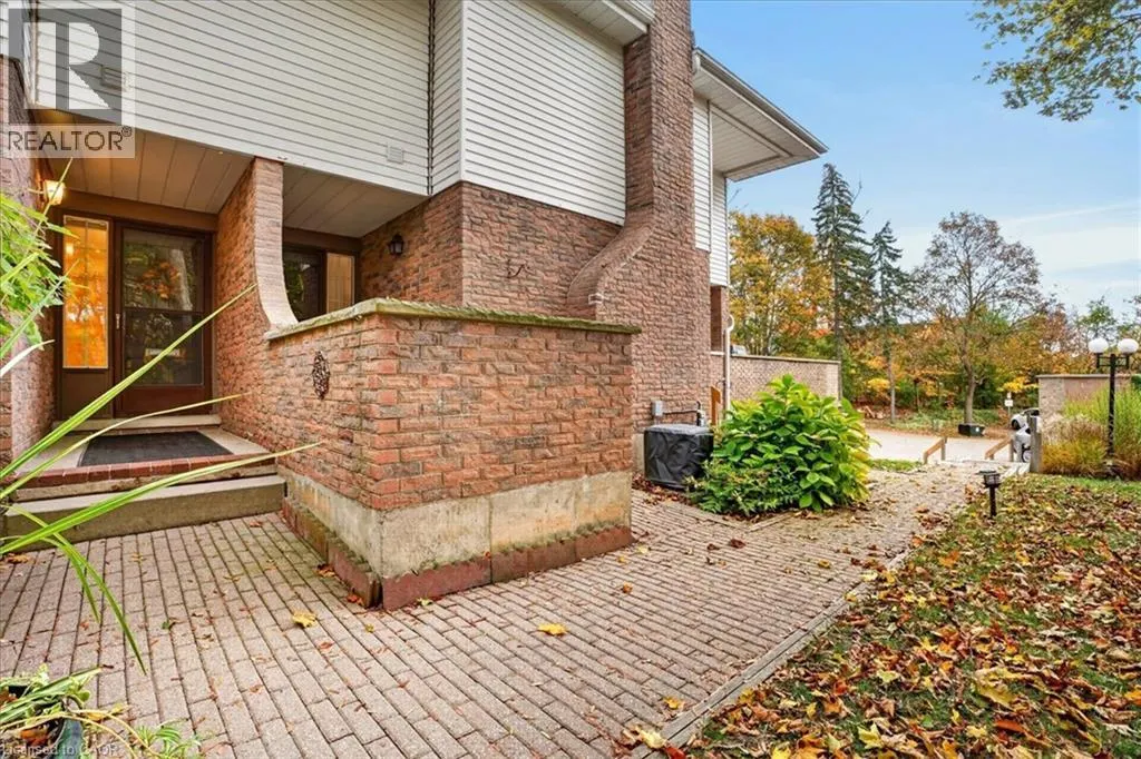 250 KINGSWOOD Drive Unit# 6 #6