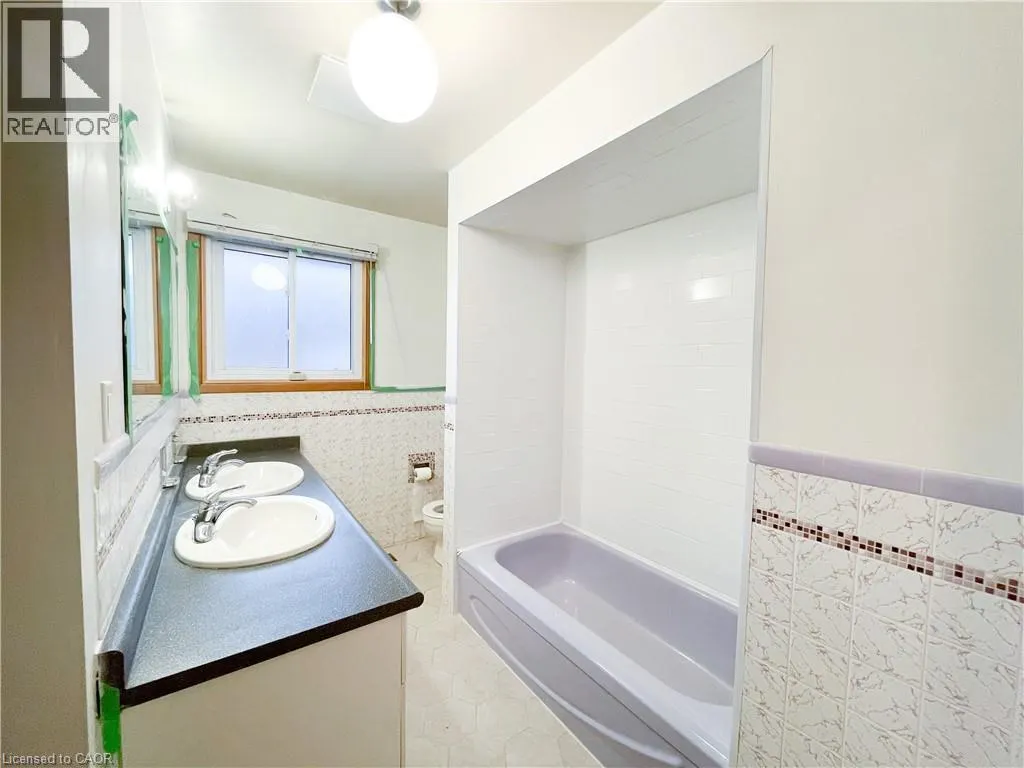 50 LIMERIDGE Road W Unit# Upper #Upper